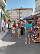 COMERCIO SALE A LA CALLE 10 DE AGOSTO