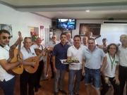 DE TAPAS CON TUS COMPRAS